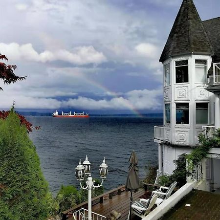 Walkon Waterfront Castle Cove Inn Chemainus Exterior photo