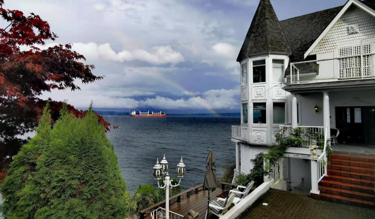 Walkon Waterfront Castle Cove Inn Chemainus Exterior photo