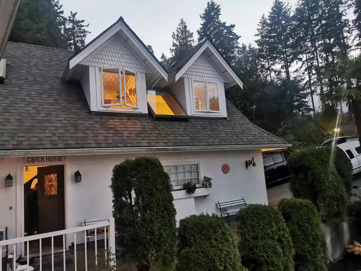 Walkon Waterfront Castle Cove Inn Chemainus Exterior photo