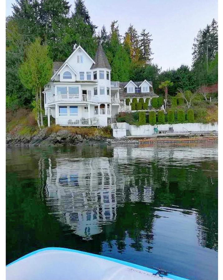 Walkon Waterfront Castle Cove Inn Chemainus Exterior photo